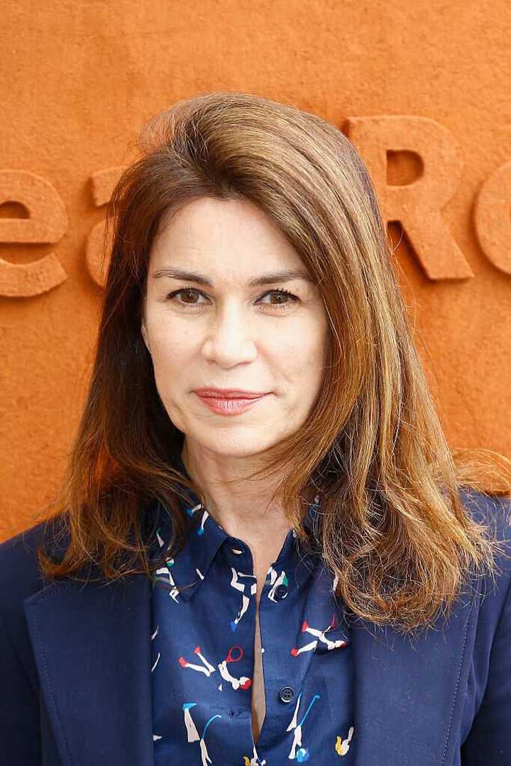 Valérie Kaprisky aujourd'hui : elle continue d'illuminer le petit écran - Legit.ng