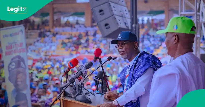 Gwamna Lucky Aiyedatiwa yana jawabi a taron APC
