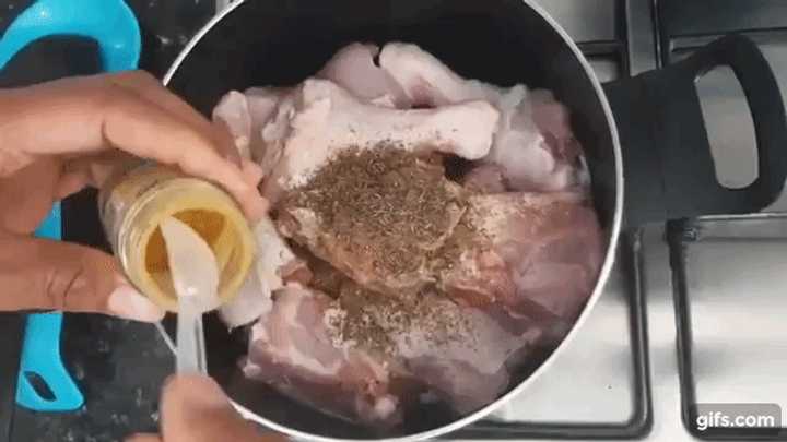 How to make chicken sauce Nigerian style - Legit.ng