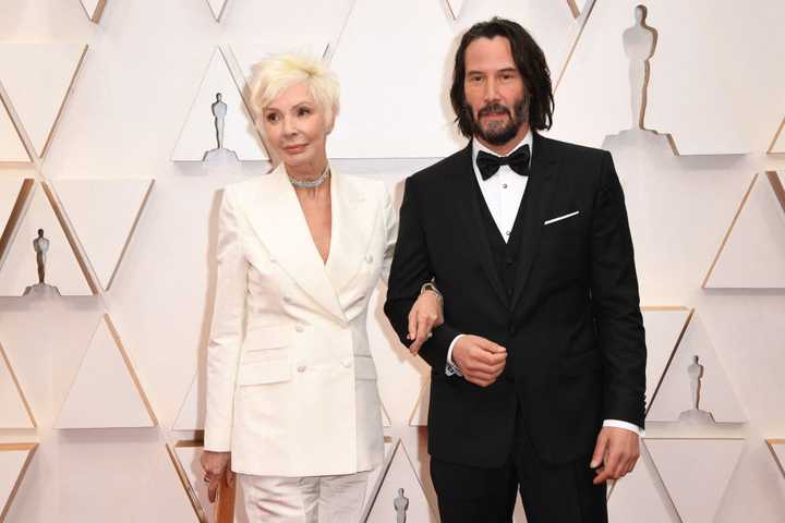 Get to know Keanu Reeves' parents and sisters, and his bond with them ...