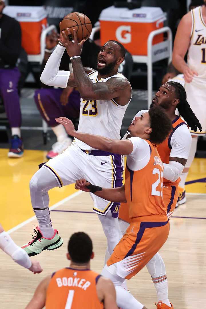 Biographie de LeBron James taille, salaire, carrière et sa vie quotidienne Legit.ng