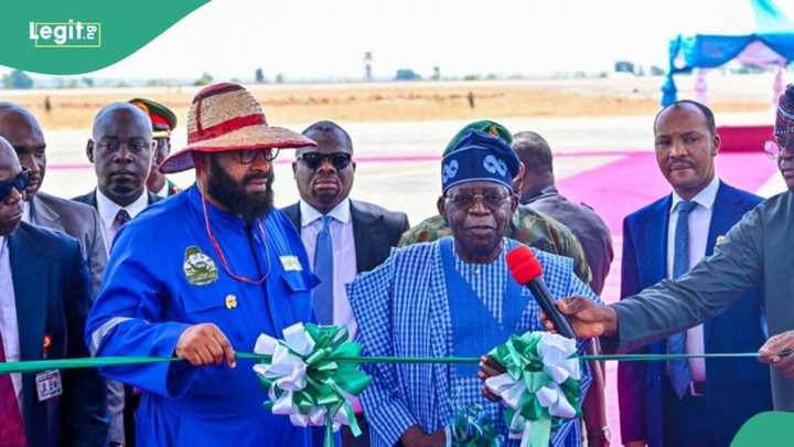 Reactions as Nigerian gov goes on his knees for Tinubu, video trends